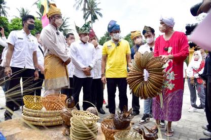 Menparekraf Sandi Kunjungi Desa Wisata Paloh Naga, Edy Rahmayadi: Pariwisata Tulang Punggung Ekonomi Daerah